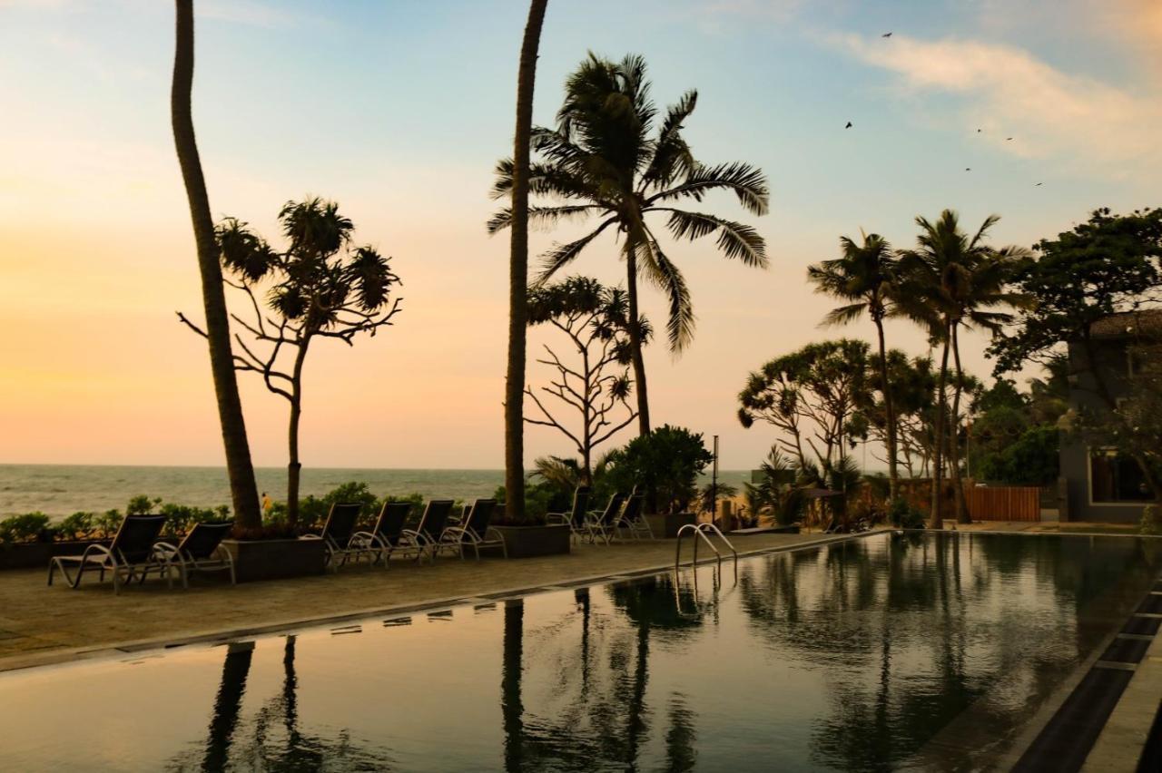 Earl'S Regent Negombo Hotel Ngoại thất bức ảnh
