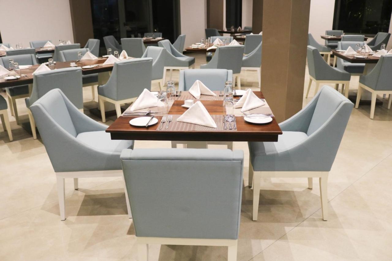 Earl'S Regent Negombo Hotel Ngoại thất bức ảnh