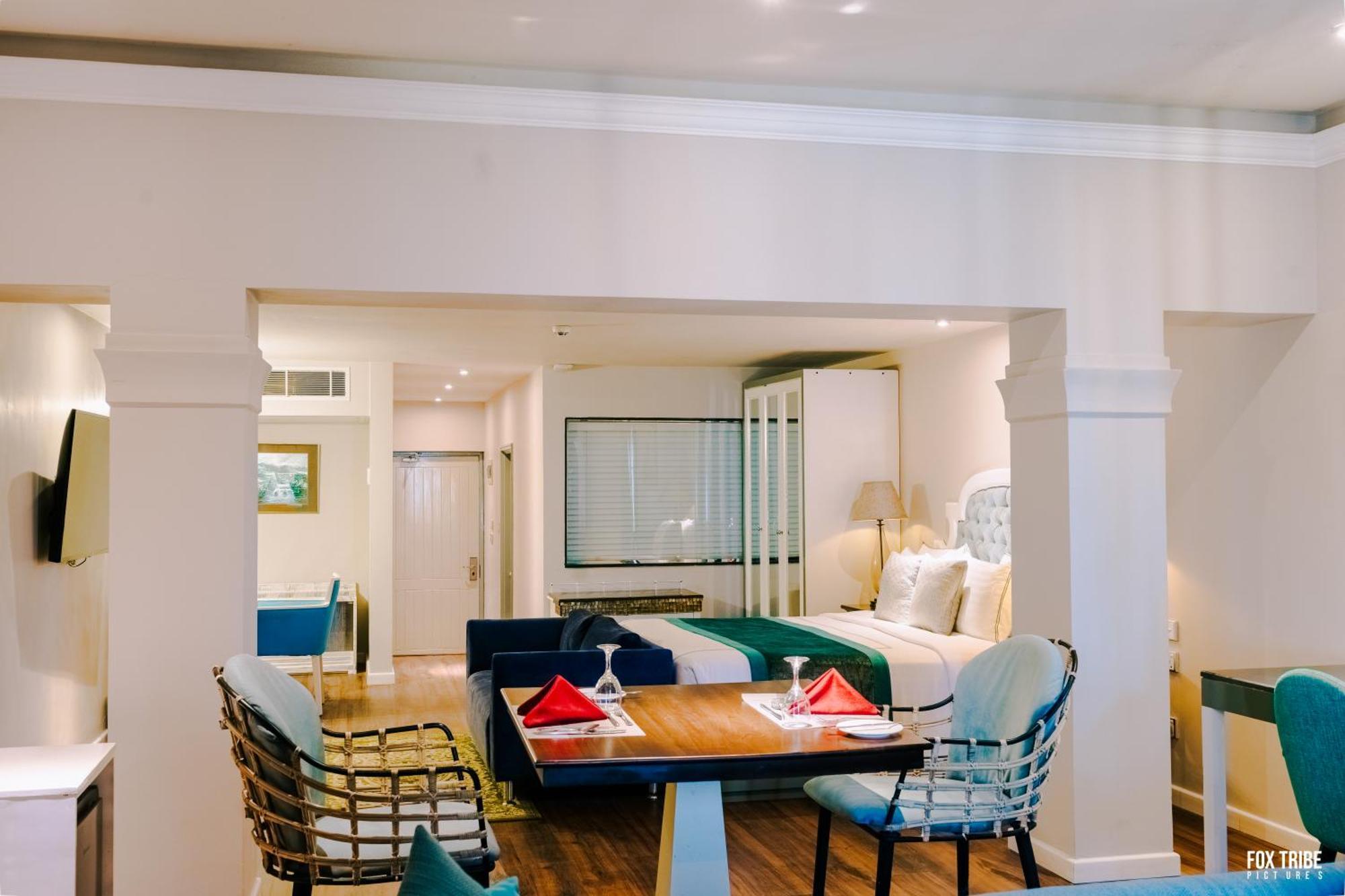 Earl'S Regent Negombo Hotel Ngoại thất bức ảnh