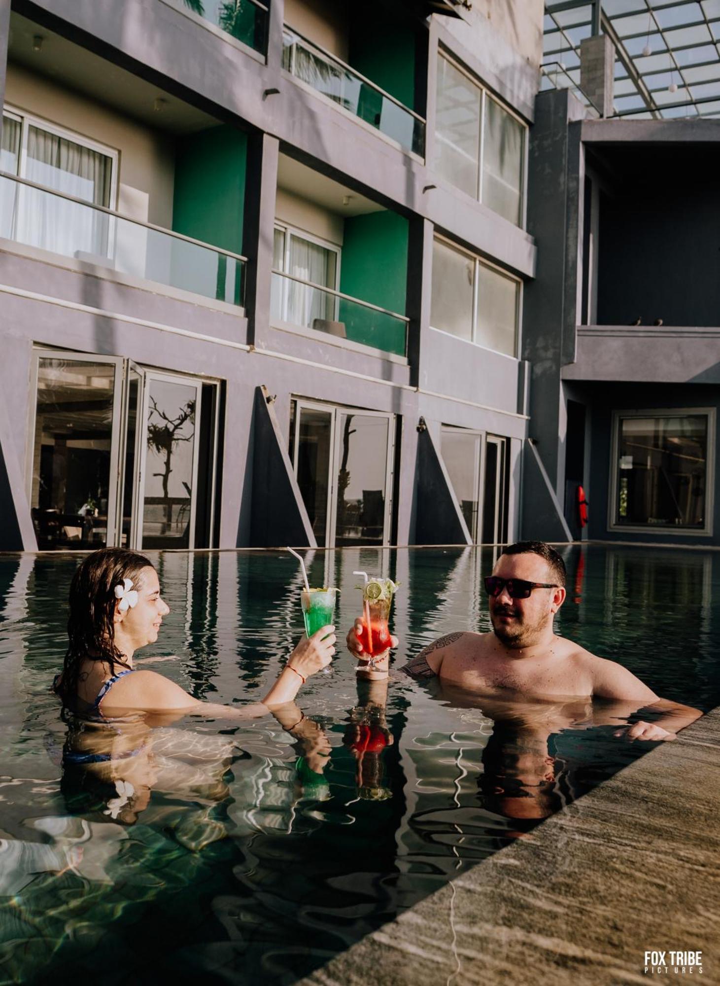 Earl'S Regent Negombo Hotel Ngoại thất bức ảnh