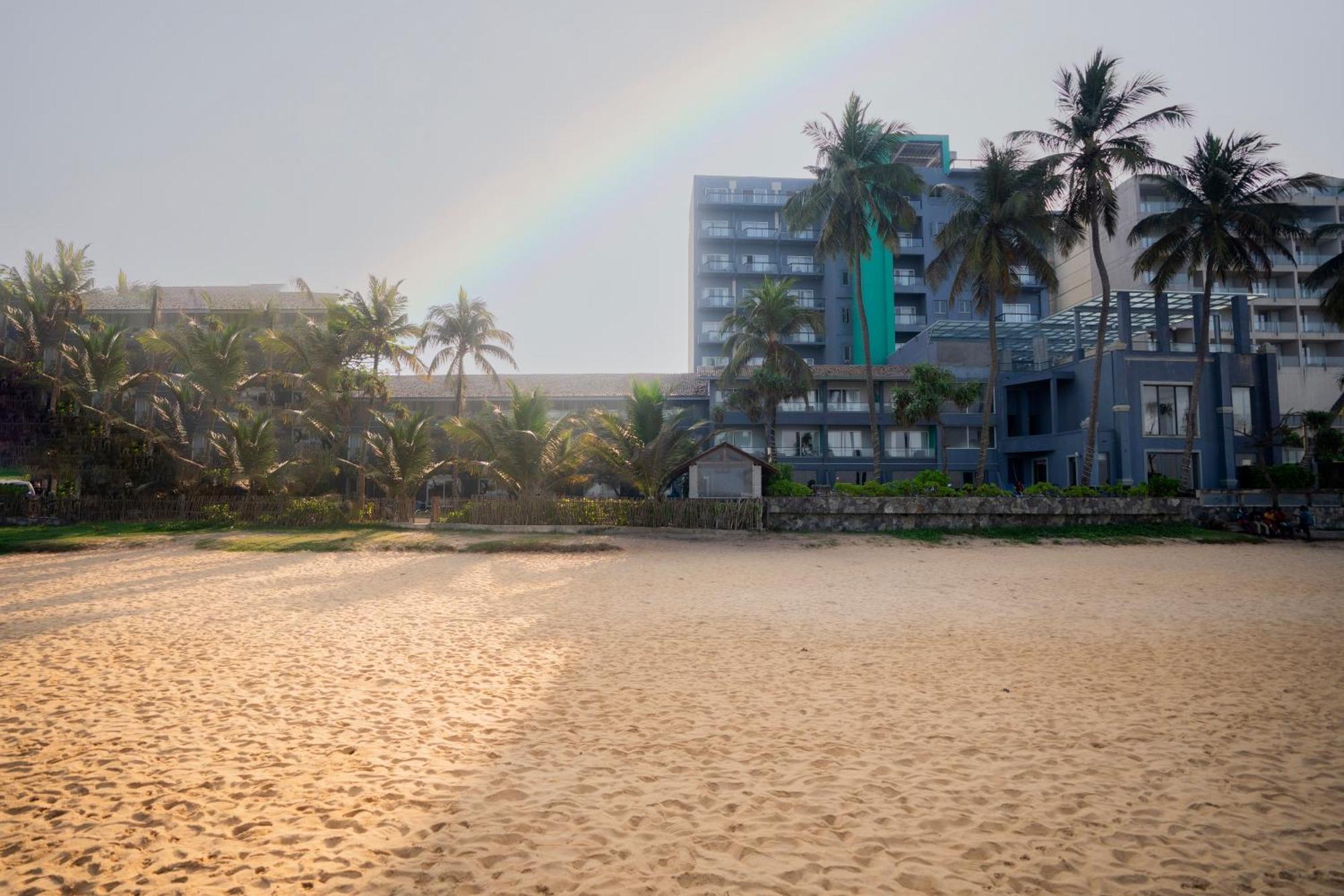 Earl'S Regent Negombo Hotel Ngoại thất bức ảnh