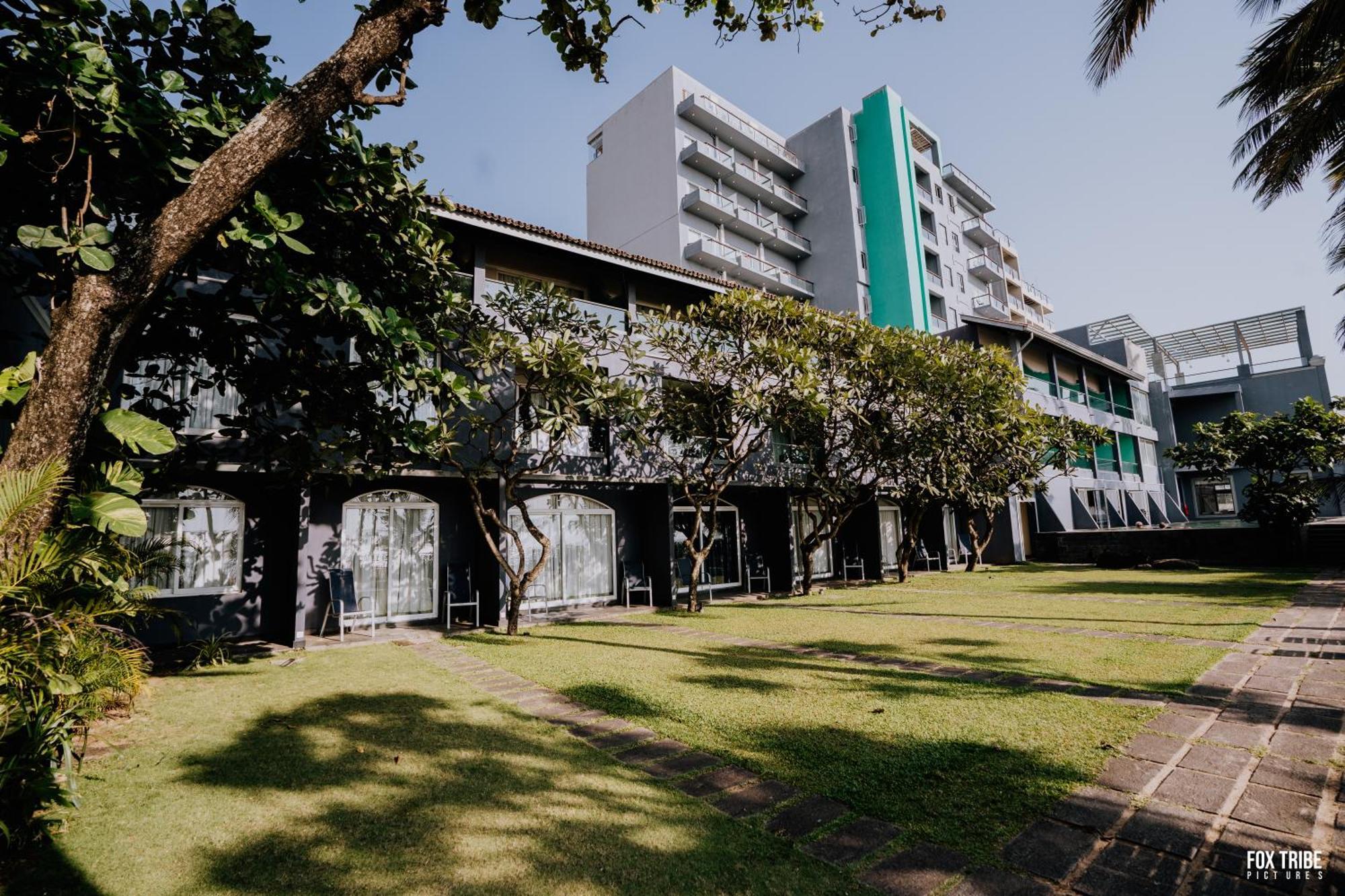 Earl'S Regent Negombo Hotel Ngoại thất bức ảnh